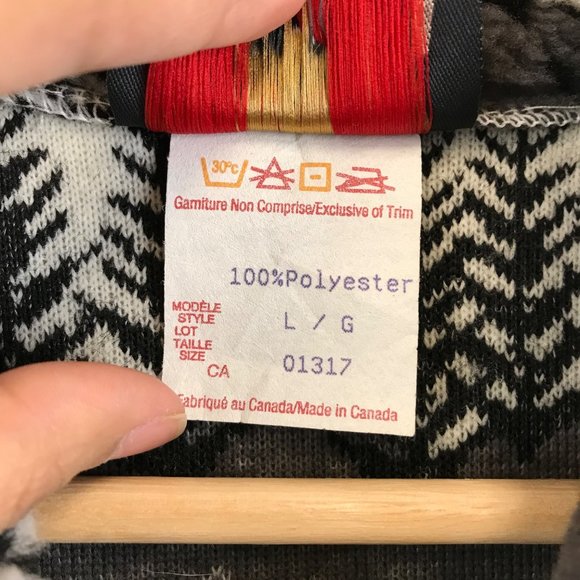 Vintage 90s  Canada Pine Tree Sherpa Sweater Fleece Vest size L - Picture 7 of 8